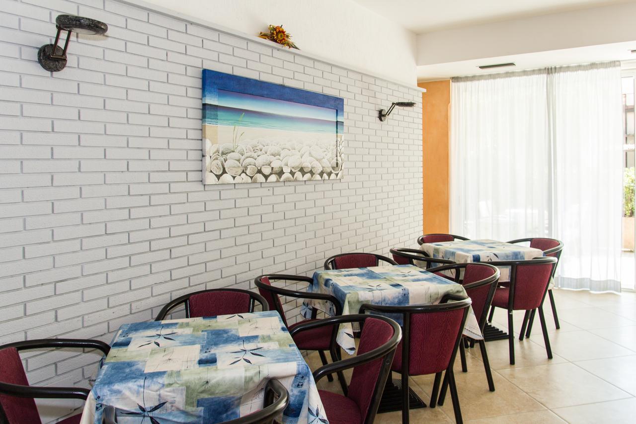 Hotel Simplon Bellaria-Igea Marina Exterior foto